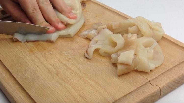 Les calmars peuvent être coupés en anneaux.