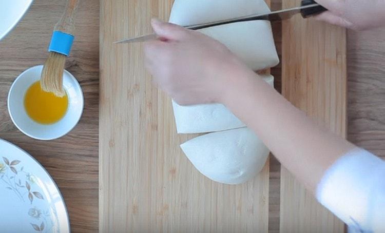 Dela upp degen i 15 delar efter 15 minuter.