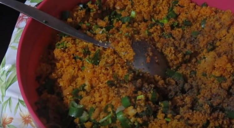 Mit Salz und Pfeffer abschmecken.