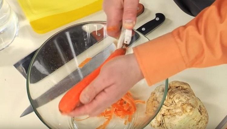 Limpiamos zanahorias.