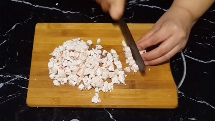 قطع ناعما ذيل الدهون.