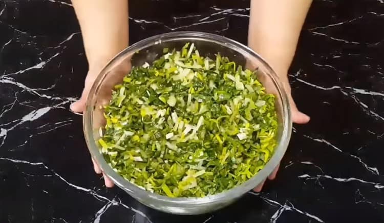 ملء الخضروات لسماسا جاهز.