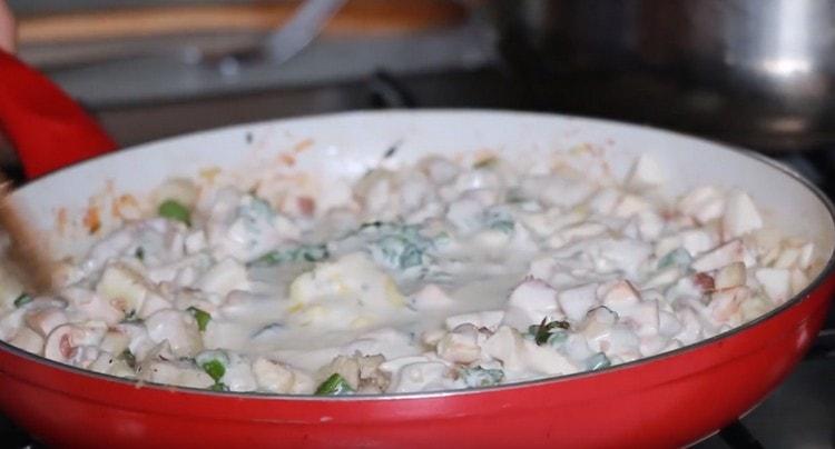 Sauce de cuisson, sel, poivre.