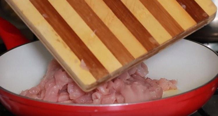 Nous envoyons la dinde à la casserole.