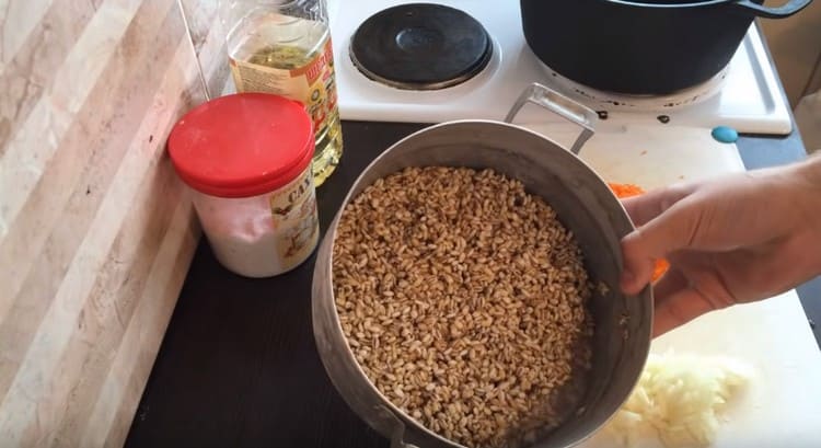 Soak pearl barley first, and then rinse.