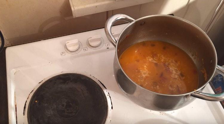 Nuestra deliciosa salsa de albóndigas está lista.