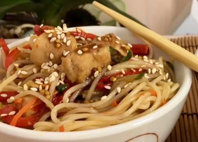 Fidea de orez cu pui și legume sunt delicioase și sănătoase 🍝