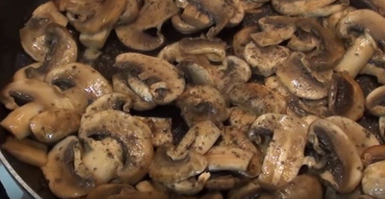 Salt and pepper mushrooms to taste.