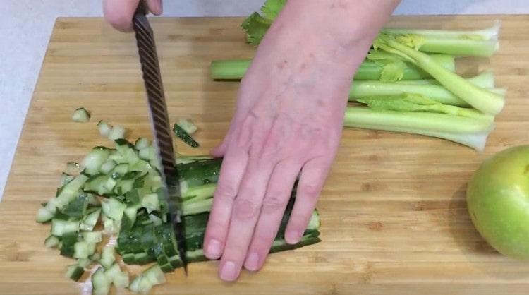 terninger friske agurker.