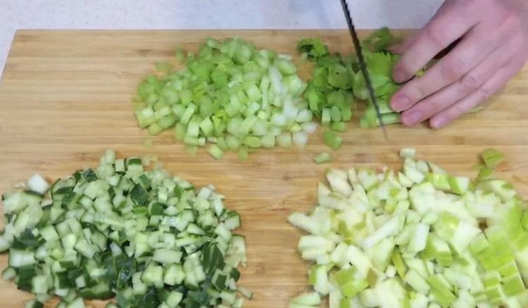 Vi skærer stangselleri.