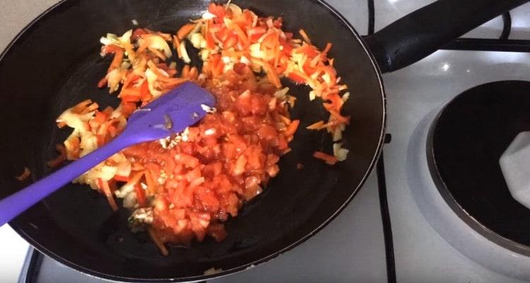 הוסף מעט שום לטעם.