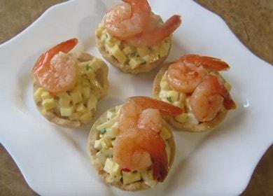 Nous préparons des tartelettes épicées avec des crevettes selon une recette détaillée avec photo.