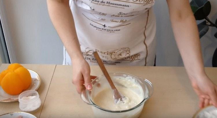 Lasă aluatul timp de 15 minute.