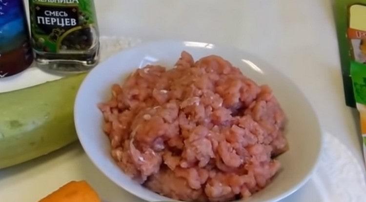 Vi passerar kalkon genom köttkvarnen.