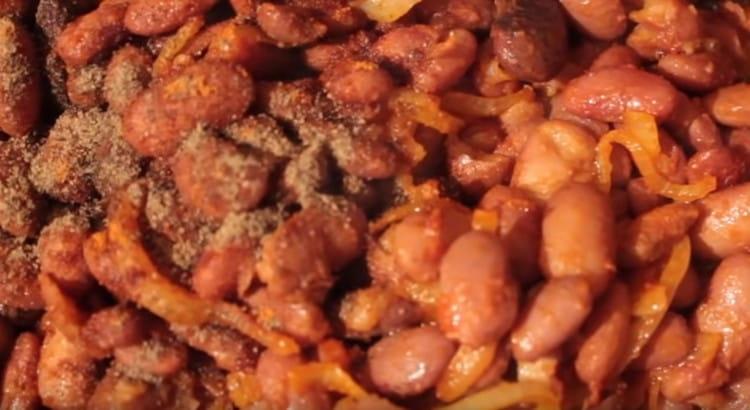 Podle chuti přidejte sůl a pepř.