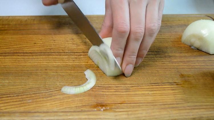 Основи за готвене на свинско с кисели краставички