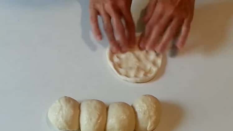 За да направите бели, направете торта