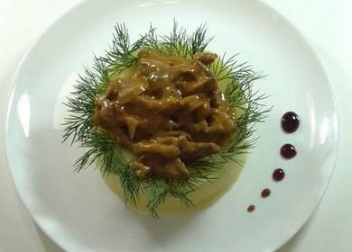 Stroganoff blând de vită pe o rețetă pas cu pas cu fotografii