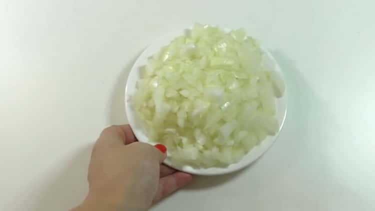 Pentru a prepara stroganoff de vită, pregătiți ingredientele