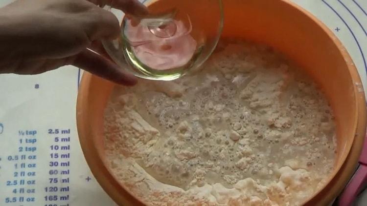 Ajouter du beurre pour préparer la pâte