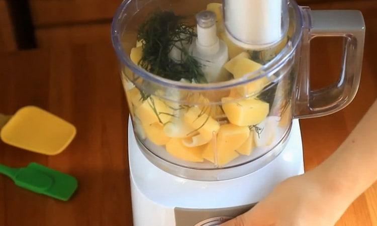 Gătit clătite de cartofi fără ouă.