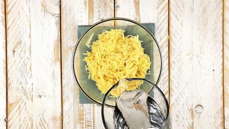 Cocinar panqueques de papa en el horno