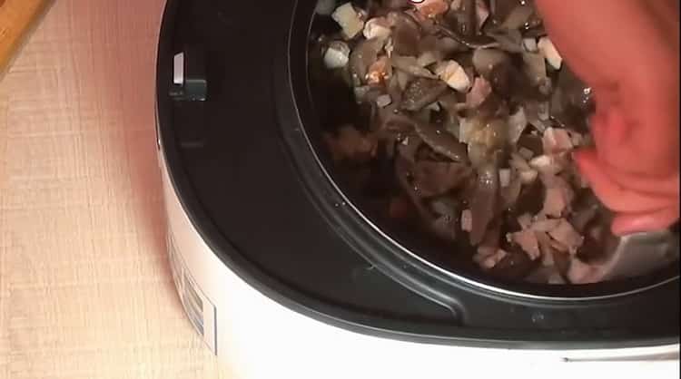 Blanda ingredienserna för att göra julienne