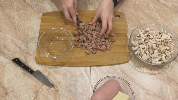 Chcete-li vyrobit julienne v koláčcích, připravte ingredience