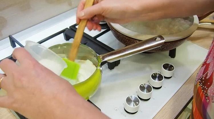 За да направите julienne добавете вода