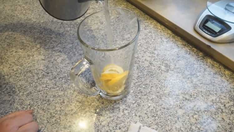 Pentru a face ceai, amestecați ingredientele.