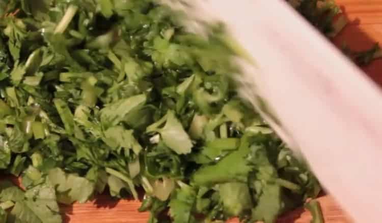 За лещата нарязвайте лука