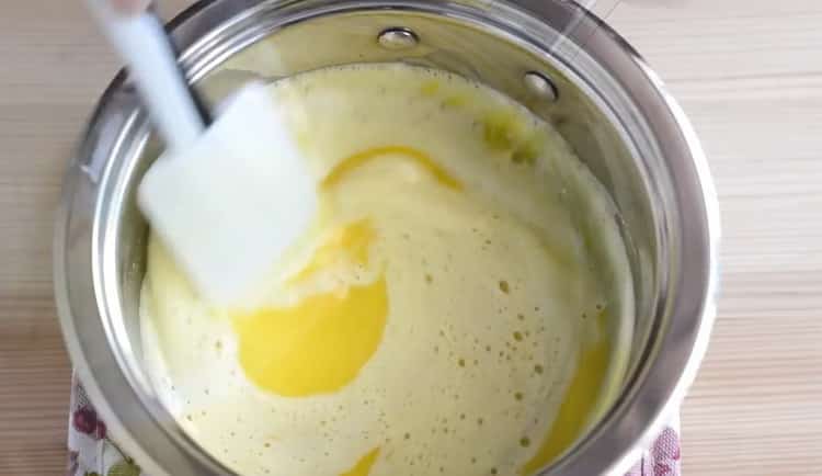 Комбинирайте съставките, за да направите сладолед.