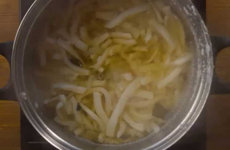 Per cuinar, bulliu els calamars