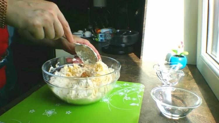 Pentru a pregăti cheesecake-ul, pregătiți ingredientele