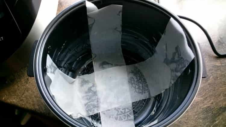 Pentru a pregăti un cheesecake, pregătiți un bol