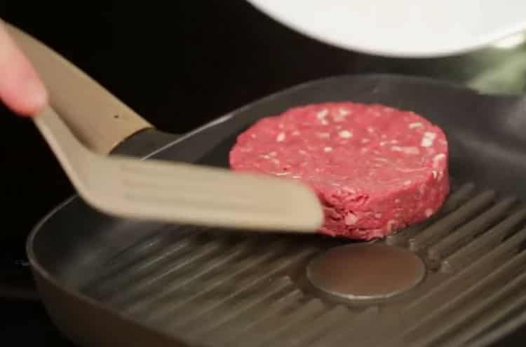 Para grelhar costeletas, grelhe