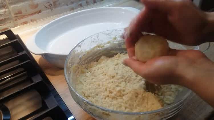 Forme el producto para hacer albóndigas