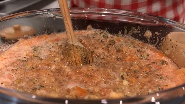 За да направите лазаня, смесете съставките