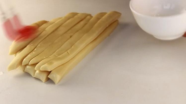 Bereda ingredienserna för att förbereda lagman-nudlar