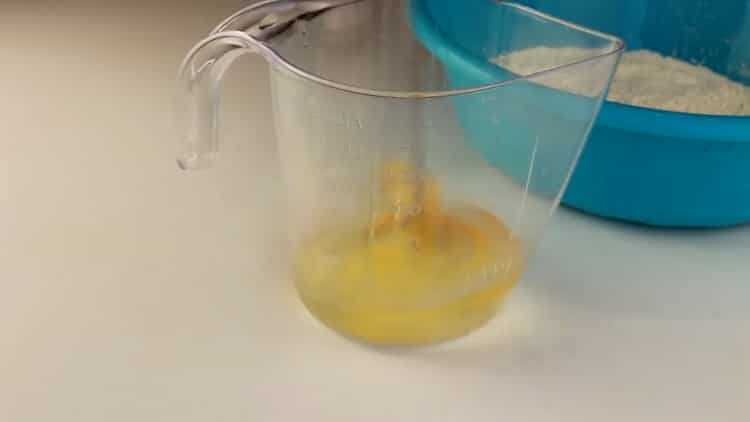 För att laga lagmannudlar, förbered ingredienserna