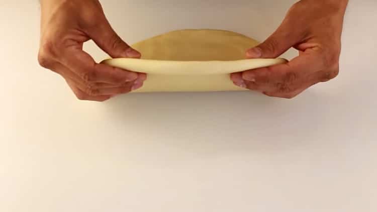 Rulla ut degen för att göra lagman nudlar