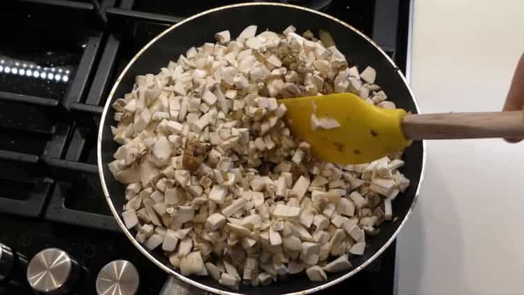 Prepare todos os ingredientes para a sua lasanha.