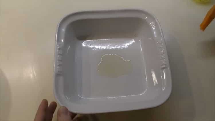 Para fazer lasanha, prepare um molde