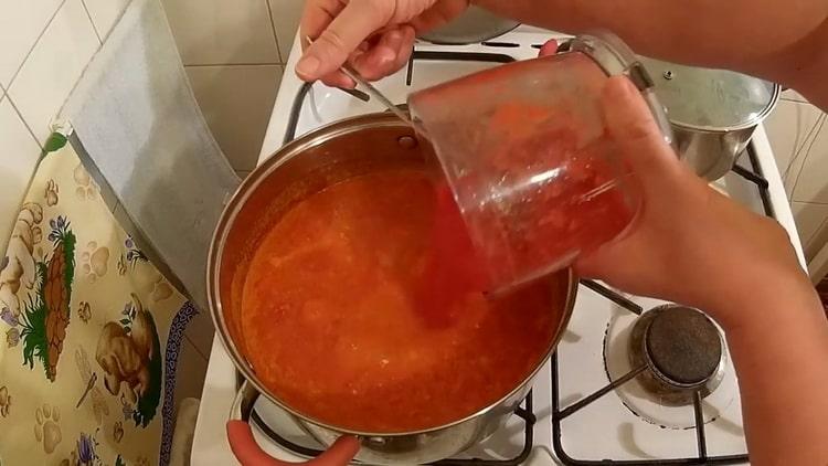 Pentru a combina lecho, combinați ingredientele
