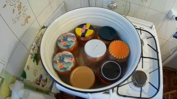 Delicioasă de iarnă la domiciliu - ardei gras în sos de roșii