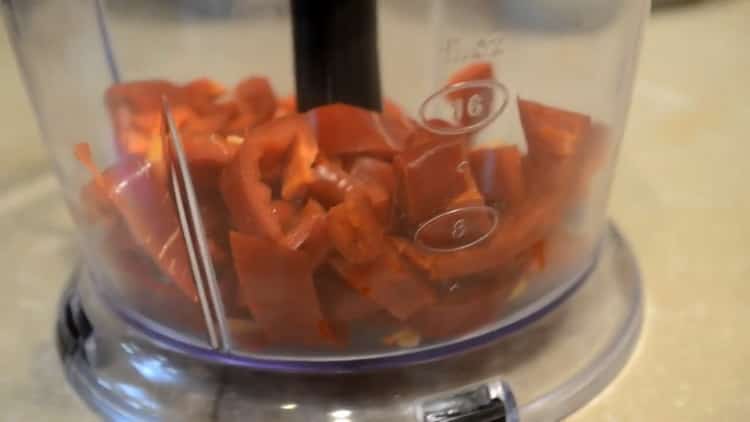 Pentru gătit lecho toacă ardeiul