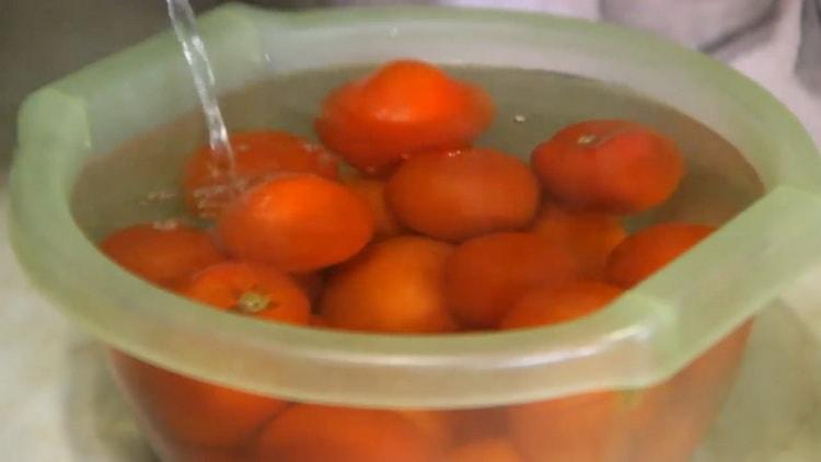 Blanchiment de tomates pour lecho