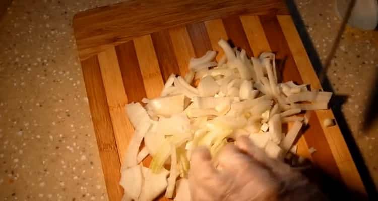 За да приготвите лобио, пригответе съставките