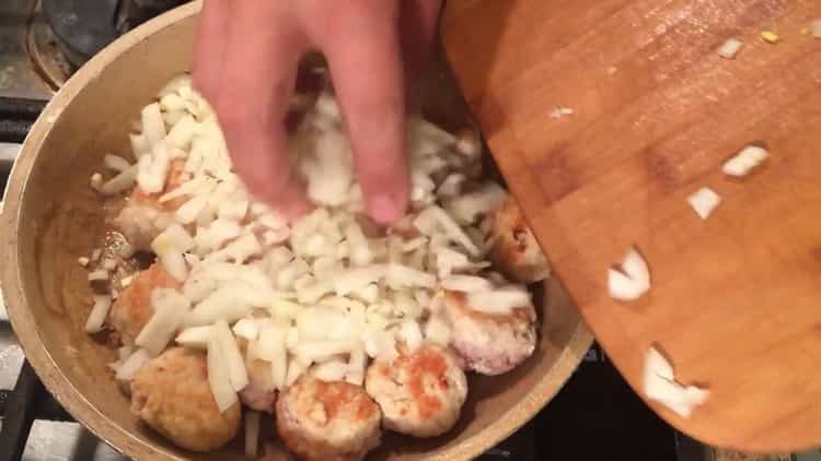To cook pasta with cutlets, chop greens