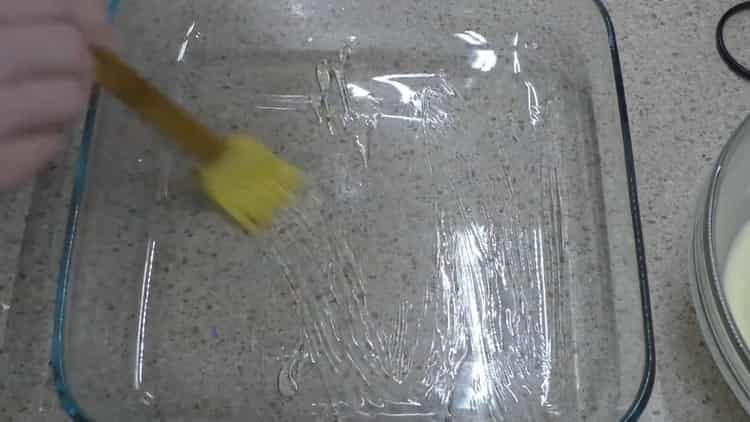 Per cuinar la pasta, greixi el motlle